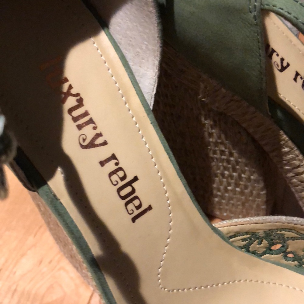 Luxury Rebel sandals. 40M - Picture 2 of 8